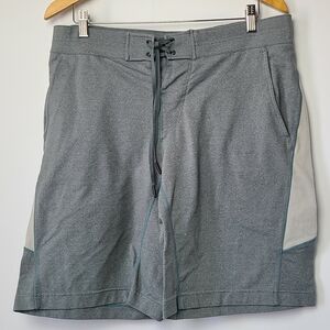 Lululemon Athletica men's deep shore heathered earl gray Kung Fu shorts, Sz L